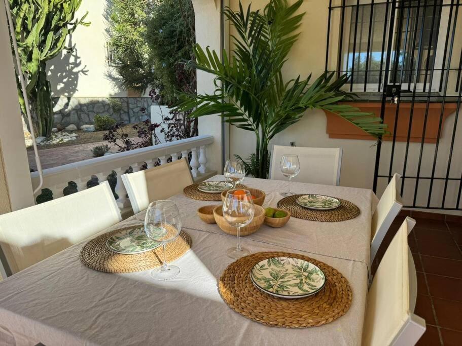 Nuevo Torrox Deluxe Beach & Piscina Exterior photo
