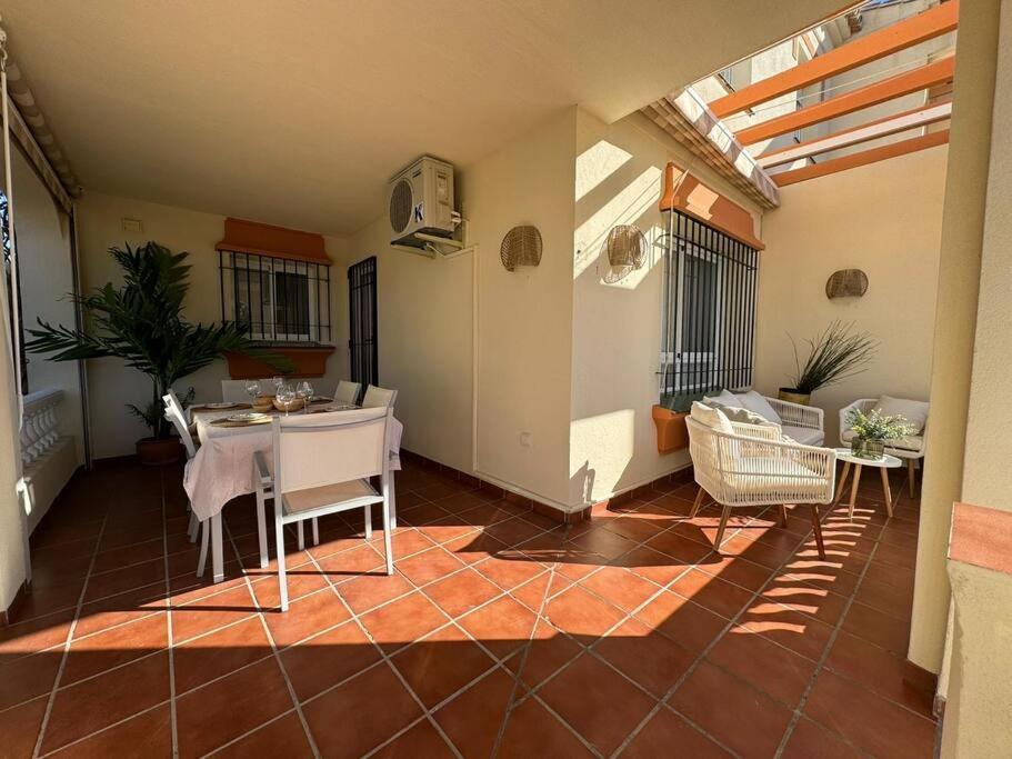 Nuevo Torrox Deluxe Beach & Piscina Exterior photo